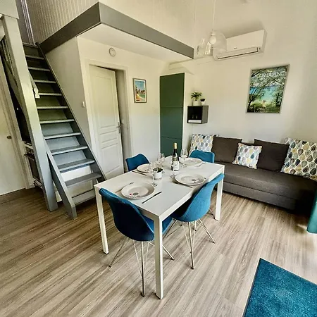 Mazet Climatisé Avec Parking Et Piscine - Fr-1-816-26 Villa *