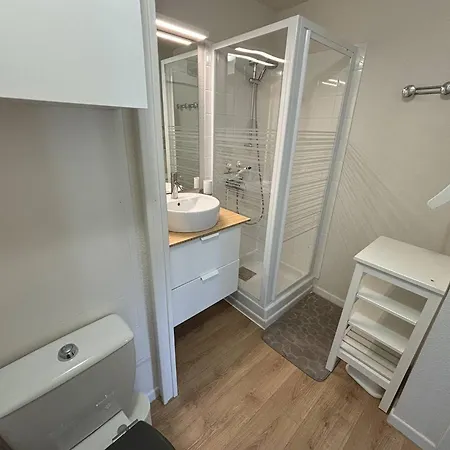 Villa Mazet Climatisé Avec Parking Et Piscine - Fr-1-816-26 *